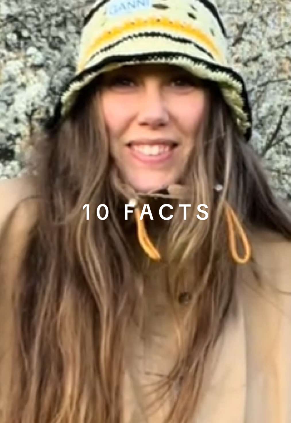 10 facts om mig🦋 ✨Har aldrig været fuld og drikker ik kaffe eller noget med brus  ✨Nyser af mørk chokolade  ✨Bruger ik makeup hverken til hverdag eller party. Skal bruge solcreme for ik at blive rød. ✨Naturlige krøller men bruger også heattools på dem. ✨Elsker rejser og at opleve verdenen ✨Gøre ting selv - Fordybe mig i kreative ting, gå lange ture, et hav dyp. ✨Tilflytter til Aarhus med kæresten, nu igennem 10+ år ✨ Yin og yang - har hver vores skills og hudtype 95’er/92’er ✨Elsker snacks og at prøve nyt mad  ✨PBA i Design, har været ansat som designer og haft en style med til CPH fashion week  💌 er meget stolt af det hele #findermuslinger #yinogyangpåtur #klarmedpas #mediiklædeskabet #mediikøkkenet #mediisystuen #mediiprodukterne #atrejseeratleve #rejsmedos #outthere #deinfluencing #realistic#10facts #10factsaboutme 