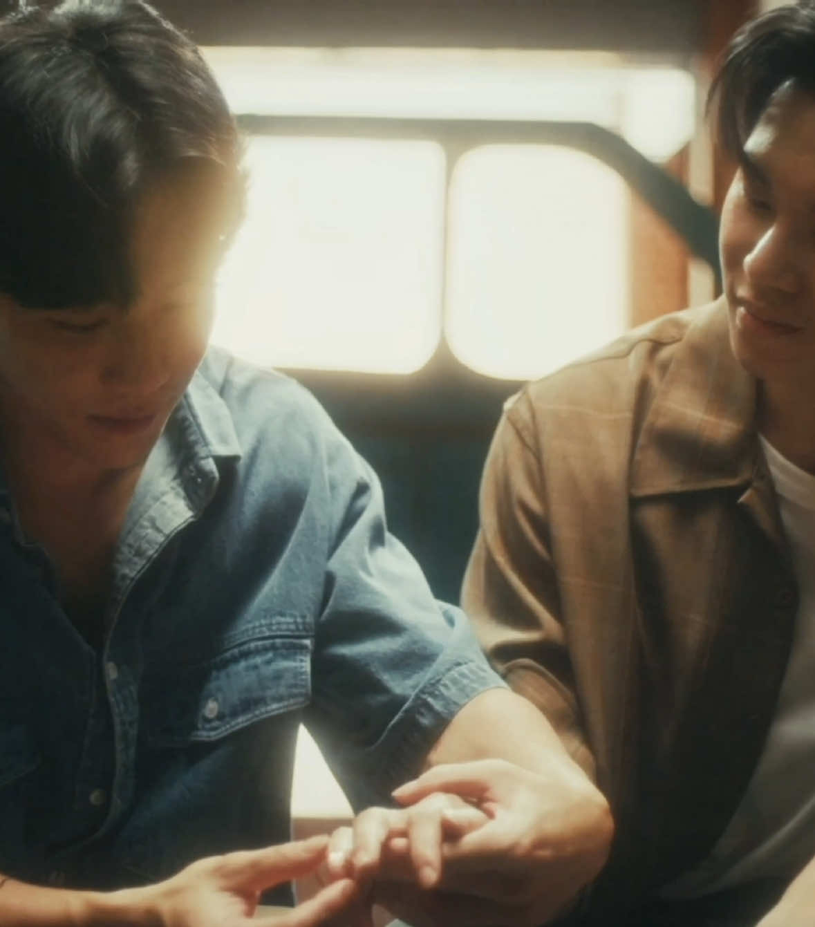 20k?? That’s so crazy tysm!! They’re the definition of yearning I miss them so much #jackandjoker #jackandjokertheseries #jackandjokerseries #jackandjokerustealmyheart #yinwar #warwanarat #yinyin_anw #foryou #thaibl #yinwaredit #jackandjokeredit 