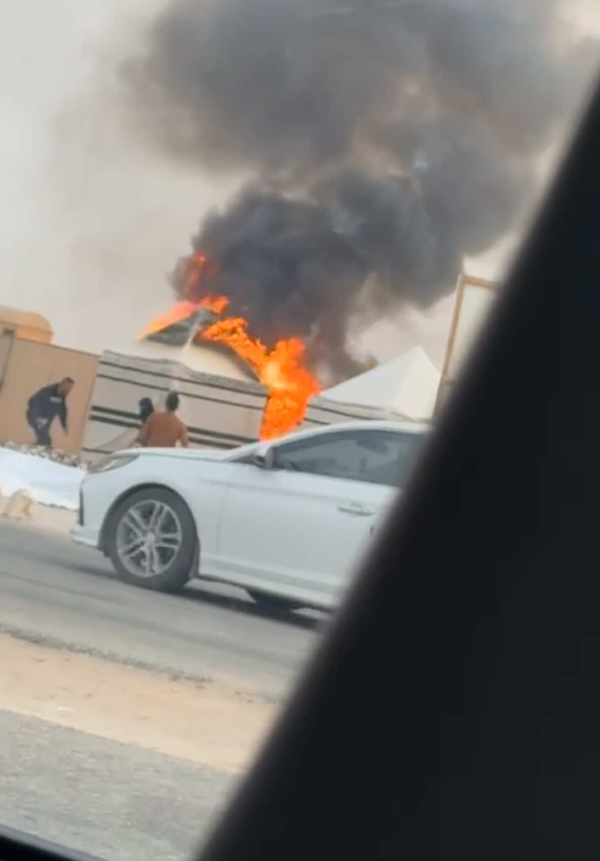 الشعب السعودي غير🥹♥️ والله يعوض صاحبها خير يارب  #الوفره #الاحساء_الهفوف_الشرقيه #fypシ #الهفوف #حريق #اكسبلورexplore #capcut #تيك_توك #مشاهير_تيك_توك #تغطيات_هيفاء #دفا #رعد #كريمي_الوفره #عينك_على_العالم #انقاذ #فزعه #حركة_إكسبلور 