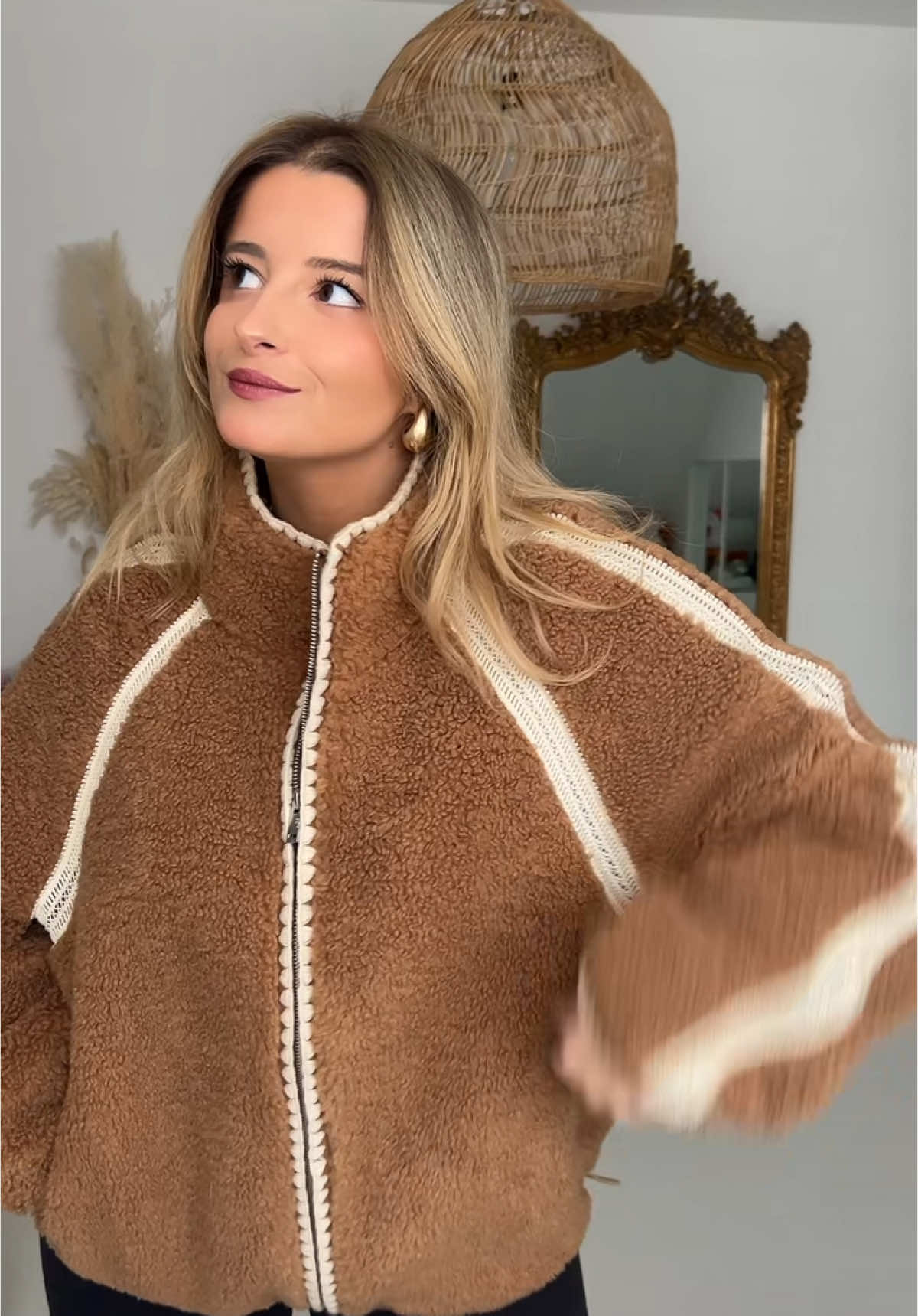 Love my ugg teddy jacket 🥹🤎 #ugg #outfit 