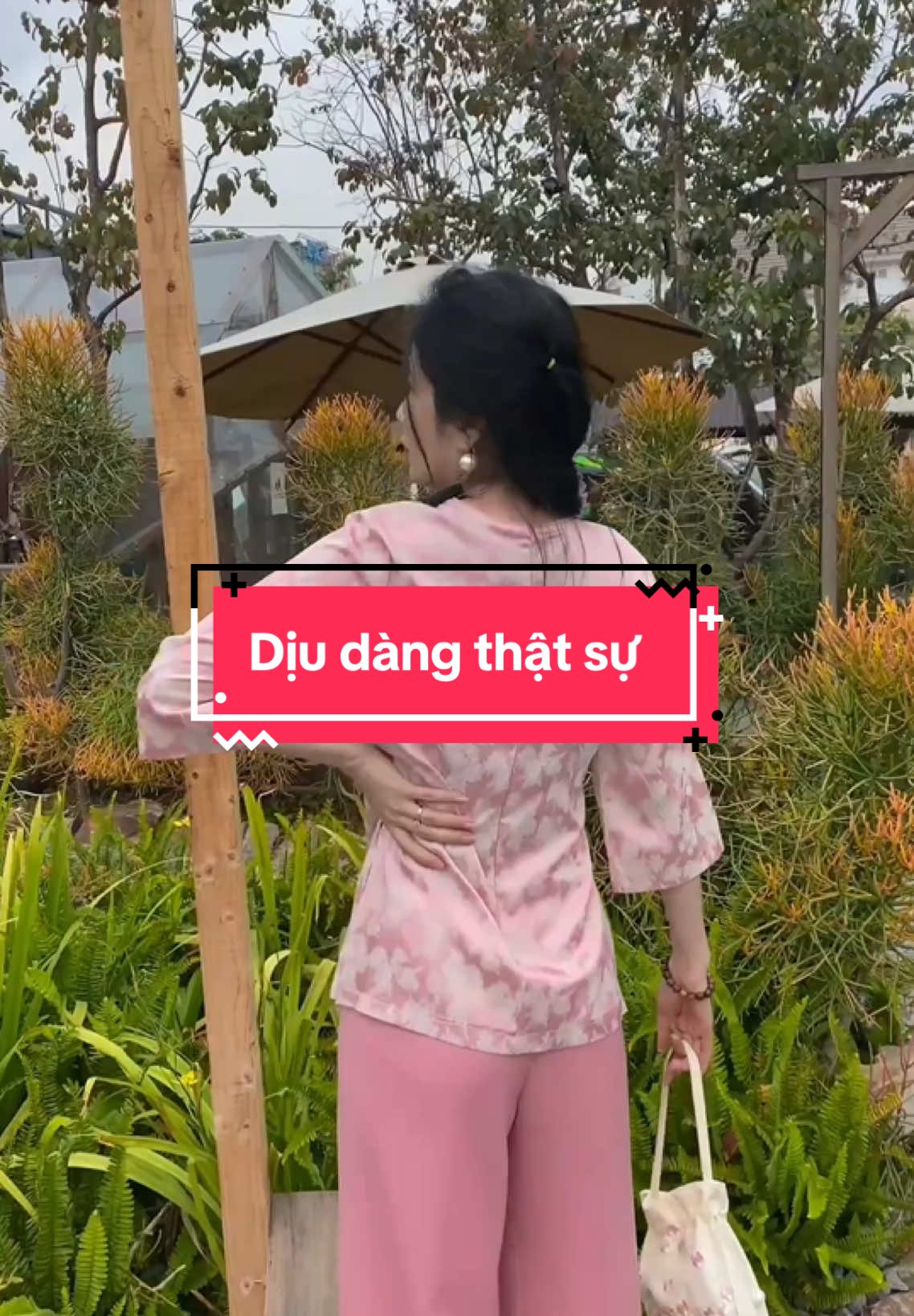 Em pháp phục lụa gấm mặc xinh xỉu ce ơi chất lụa mềm êm lắm na#xuhuongtiktok2024 #phapphuc #phapphucdichua #thoitrangnu #thuyhayhoi 