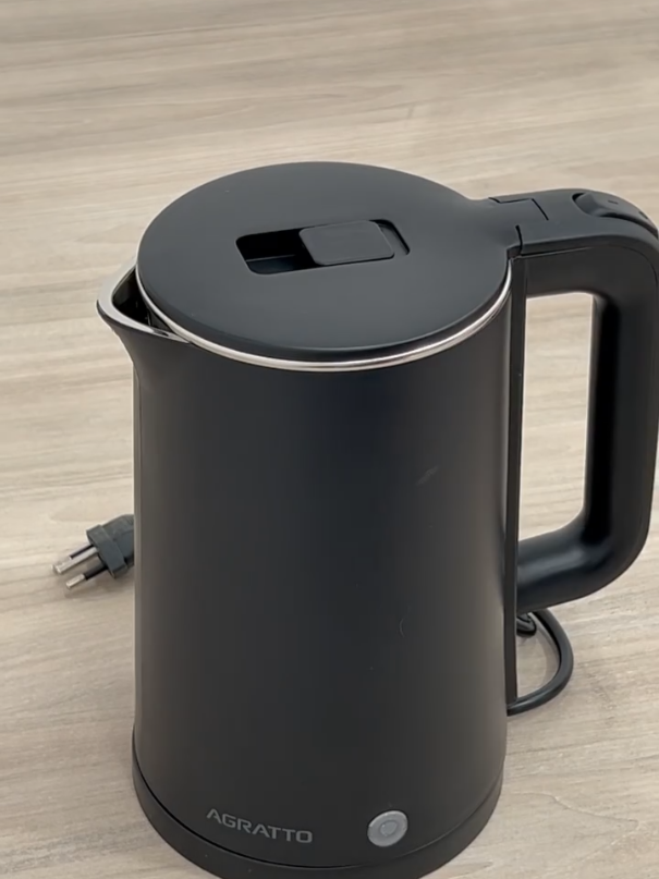 Eu tenho e recomendo! Comente EU QUERO que te envio o link  #chaleiraeletrica #praticidade #cozinhapratica #shoppe #donadecasa 