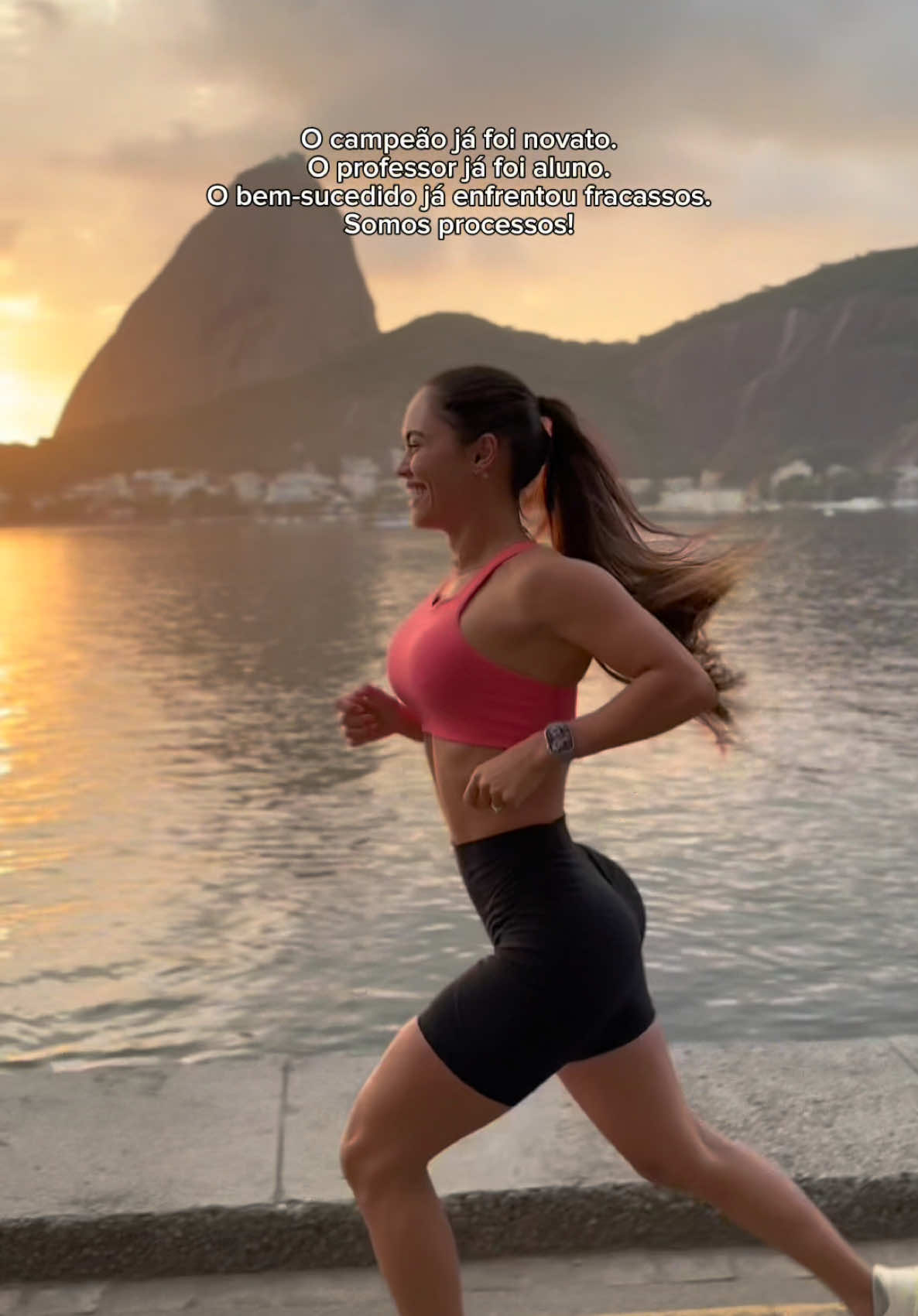 Lembrando que o processo de evolução não é linear!!! Há altos e baixos, desafios pelo caminho, mas cada passo, seja ele avanço ou recuo, carrega aprendizados que fazem o processo valer muuuito a pena! ❤️ #corridaderua #motivação 