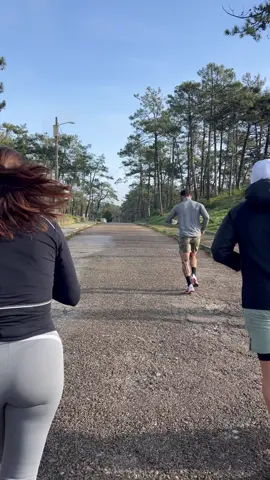 A primeira é sempre especial 🙏🏽🩵 #seasiderunclub #seaside #runclub #run #Running #saopedrodemoel #portugal 