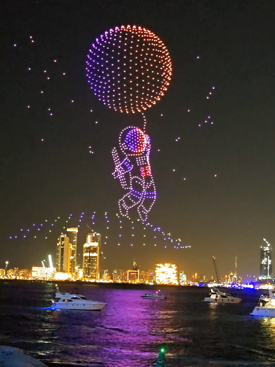 DSF Drones Show  #dubaitiktok #droneshow #bluewatersdubai #jbr #trydubai 
