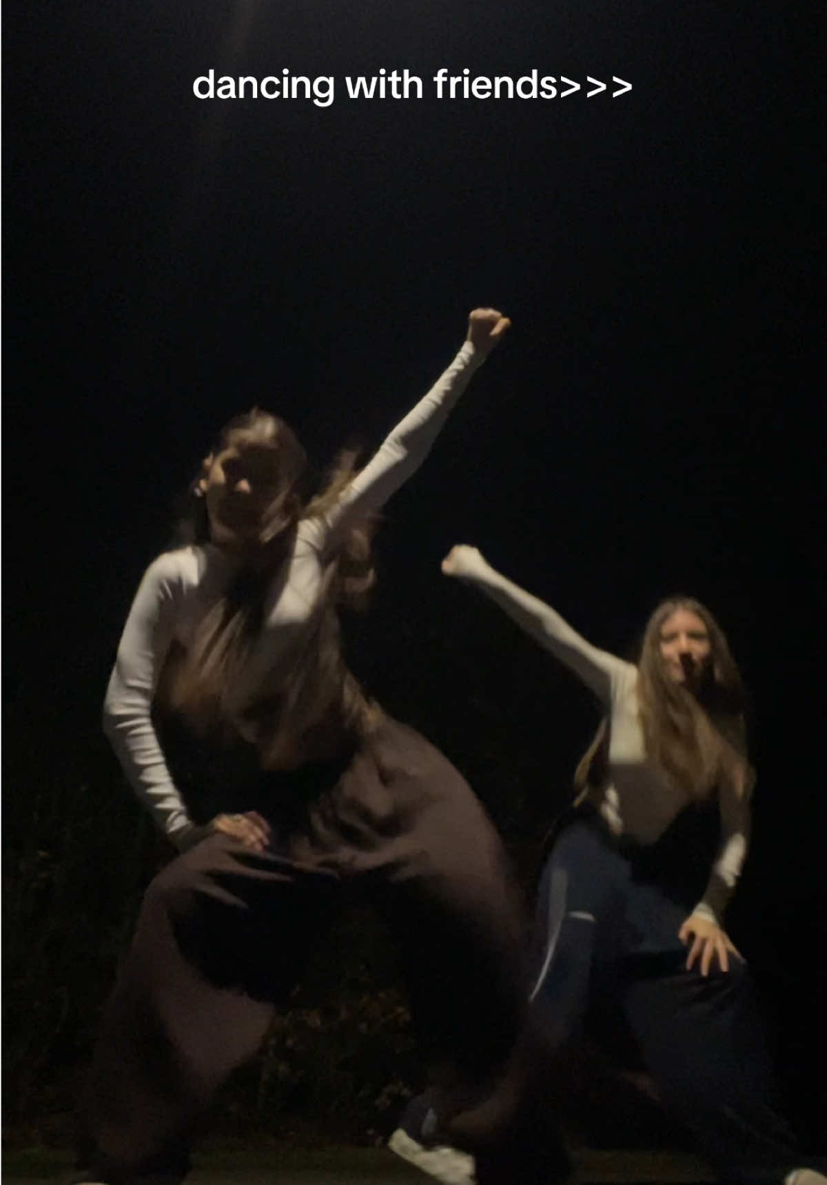 Friends who you dance with are the best💃 with @liara🇵🇱 dc: @JhorelZapanta  #fyp #dance #dancer #friends #duo #dancerduo #dancers #dc #matching #matchingoutfits #fy  #fyfy #blaizfayah #bestgyal #dancetrend #bestduo #foryouu #viralll 