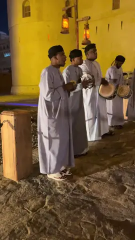 I had a great night at @Roznaoman! It was wonderful seeing this Omani dance. #Muscat #Mascate #muacat🇴🇲 #muscat_oman #oman #fyi 