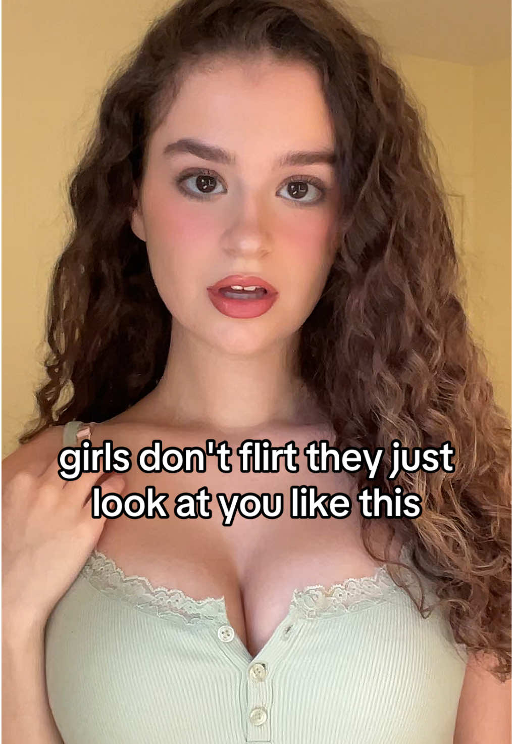 hopefully you take the hint 🥰 #fyp #foryoupage #curlyhair #browneyes #relatable #girls #trending 