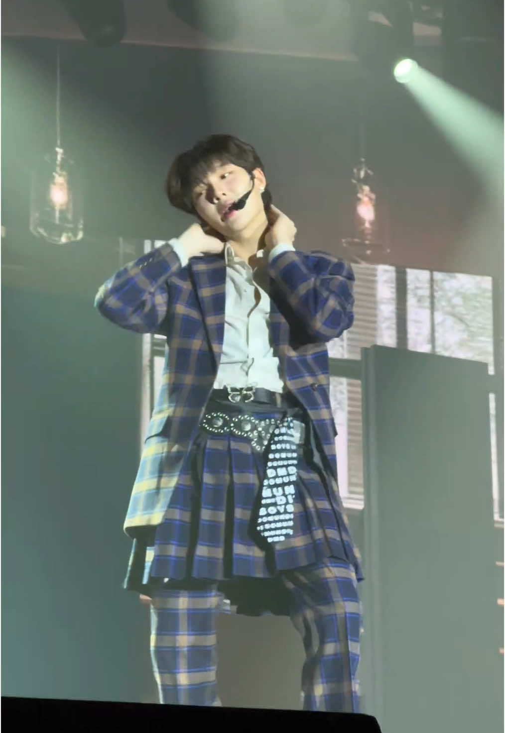 “หล่อมากครับ คนสวย” จะมีใครที่เหมาะกับประโยคนี้ได้เท่าน้ำปิงอีก😭  ปลดกระดุมหล่อมาก ท่าเต้นหล่อมาก แต่ควงเอว อินเนอร์ จริต เซ็กซี่คิวตี้คนสวยขามาก คือคนเราจะสามารถเสิร์ฟสองโพได้ในคราเดียวกันขนาดนี้เหรอ น้ำปิงเก่งน้ำปิงเกินอะ😔 #nampingster #namping #น้ำปิง 