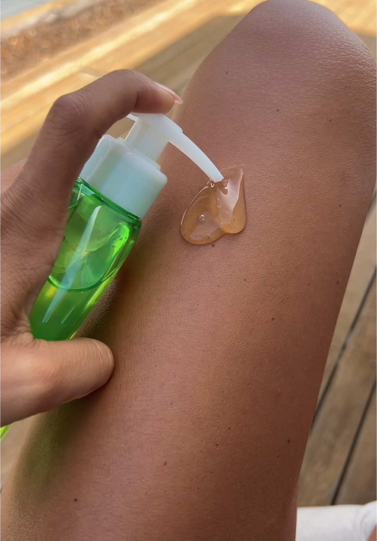 That post-sun glow hits different 💚 Enriched with Panthenol to help hydrate & LOCK in sun-kissed skin☀️ Try our Aloe vera after sun cooling gel NOW❤️‍🔥 #carrotenau #Summer #aftersun