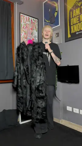 Mi siete mancati in realtà 🥺🖤 #pelliccia #grwm #outfit #fashion #fitcheck #uomo #fur 