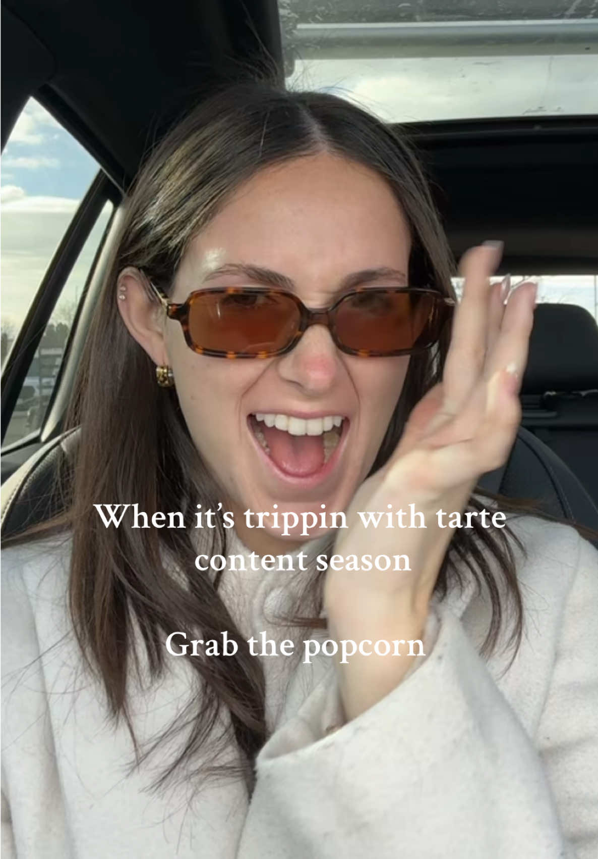 This is my favorite episode to watch @tarte cosmetics #tarte #tartecosmetics #tartemaracujajuicylip #tartedeals #trippinwithtarte #tartetrip 