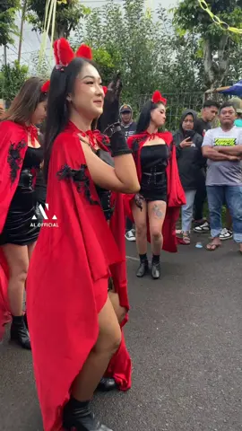 pesona eve cahaya #karnavalsoundsystem #dancer #eve #karnavalpujonlor #karnavalpujon 