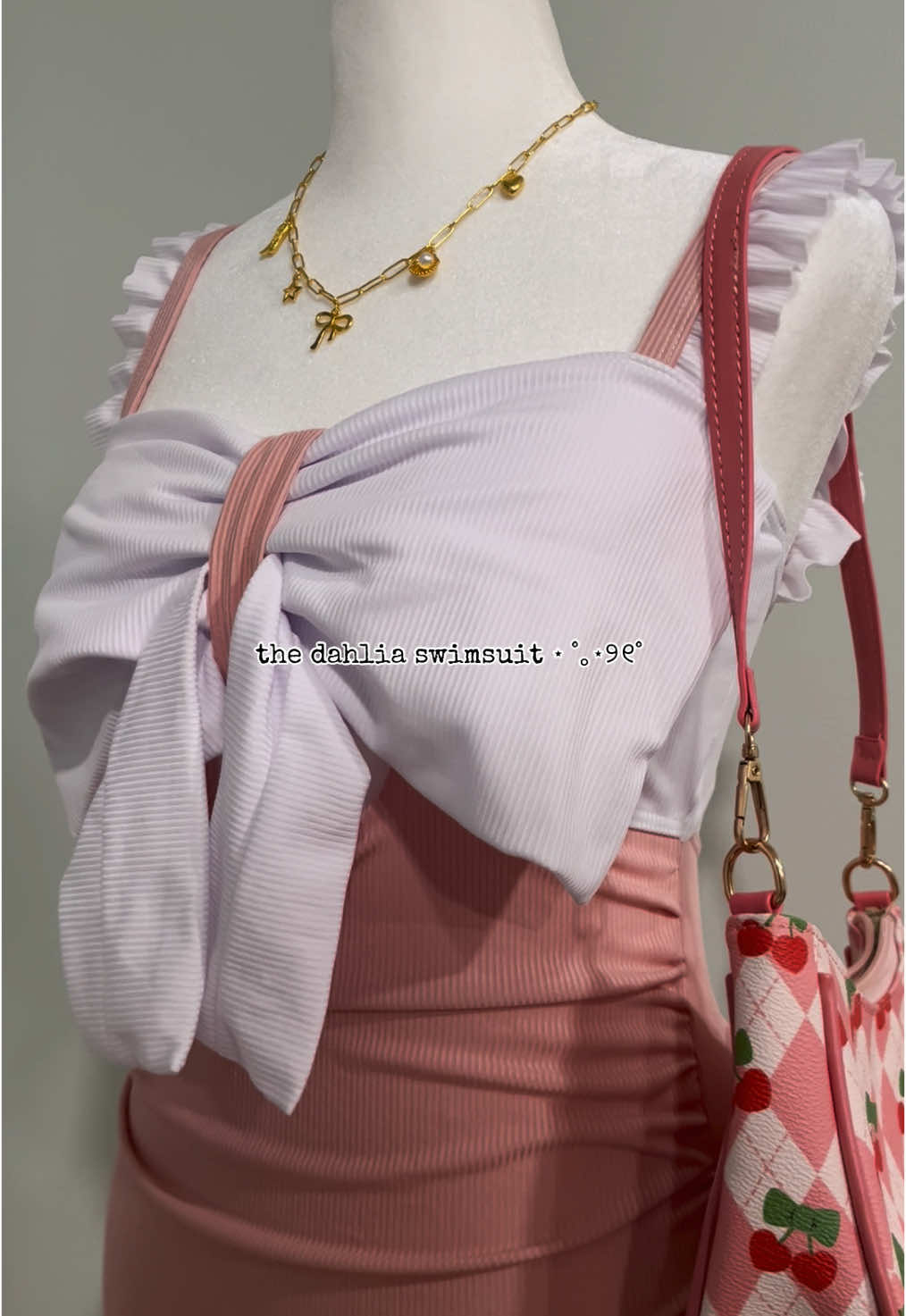 #fyp #swimsuit #onepieceswimsuit #modestswimsuit #modestfashion #swimwear #foryoupage #xyzbca #coquetteaesthetic 