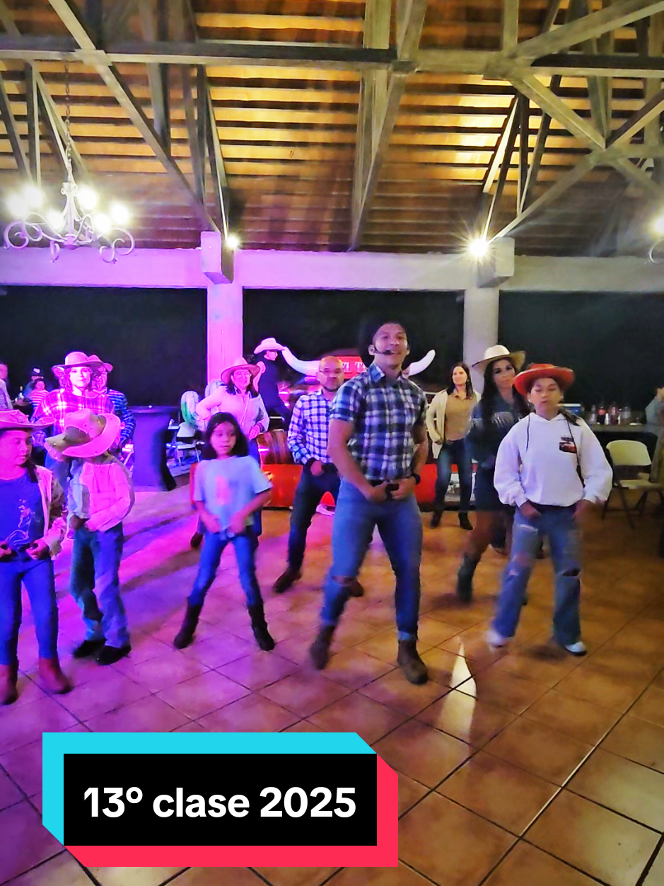 13° clase 2025 ❤️ Clase privada ¡Me divertí muchísimo en la clase de cardio dance de temática vaquera! 🤠  Bailar con música country y moverme como si estuviera en un rodeo fue una experiencia única.  Sentí la energía del viejo oeste en cada paso.  Además, quemé un montón de calorías sin darme cuenta. ¡Recomiendo a todos probar esta clase tan divertida! #CardioDance #Vaquero #Diversión #Baile #Ejercicio #Zumba #Gym #CostaRica #Viral  #Country 