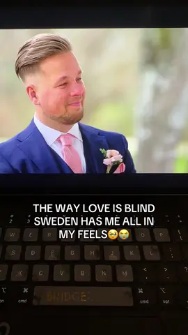 Let me tell you. I started having doubts with Rasmus, but he and Krisse-Ly are TOO FREAKING ADORABLE! Also Oskar has been so in love with Meira from day 1. That man was down bad! Sergio I’m still on the fence about but it seems like Amanda and him have a lovely relationship😍 at the end of the season, I think my fave couple is Rasmus and Krisse-Ly🩷 #loveisblind #loveisblindnetflix #loveisblindsweden #libnetflix #libsweden 