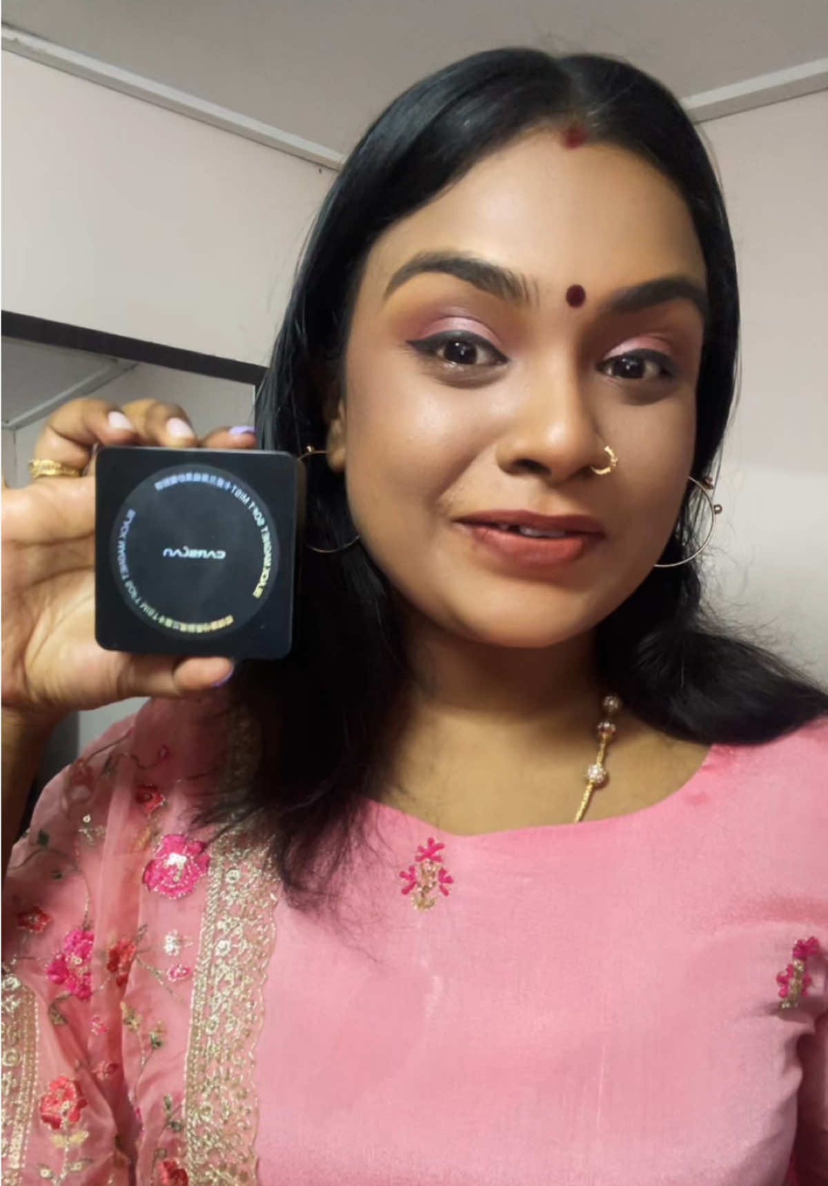 Replying to @MilaTherukkumaran  must try😍 #lanitalks #cikguvanitha #laniontiktok #carslancosmetics  #softmistpowder  #carslansoftfocuspowder 