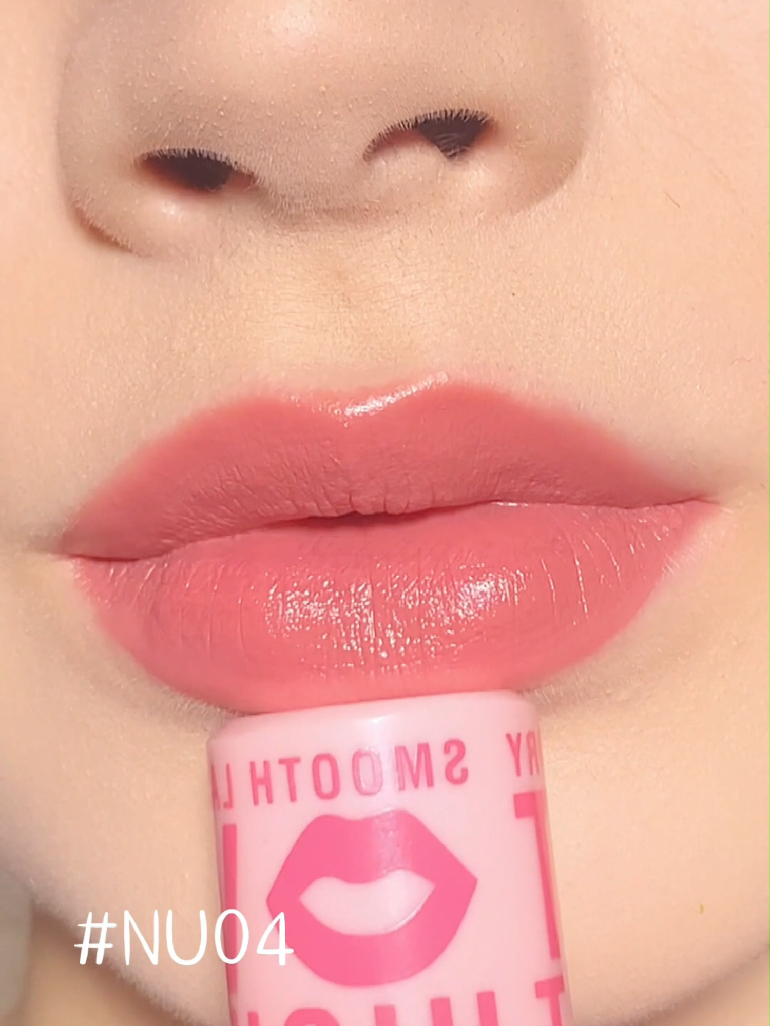 Lipstik velvet matte, teksturnya lembap, tahan lama dan warna tetap keluar sepanjang hari! ✨#pinkflash #pinkflashbeauty #lipstick #velvetmatte #lipmatte