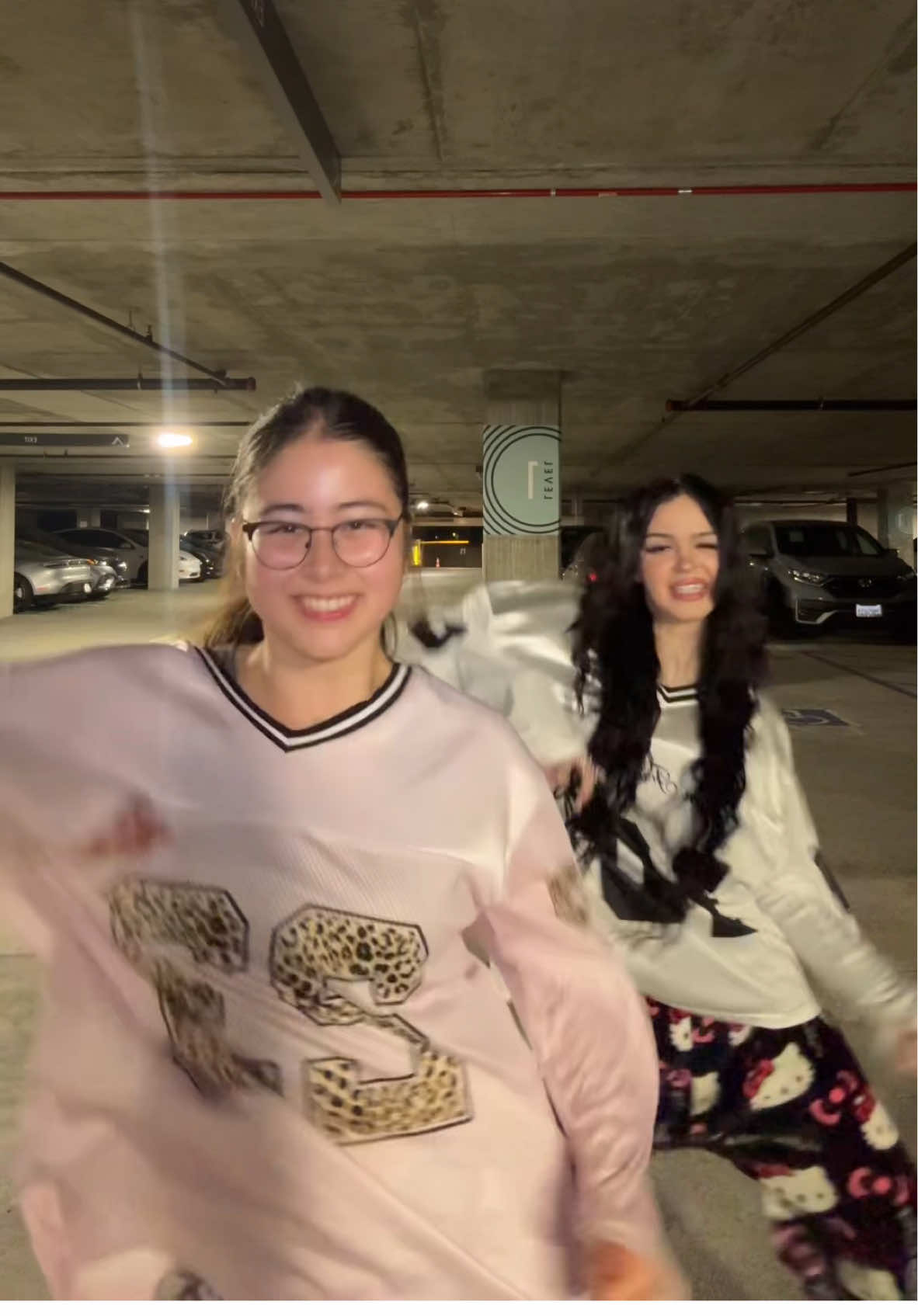 Last one promise 😭 @nevaaadaa #sofimanassyan #dance #friends 