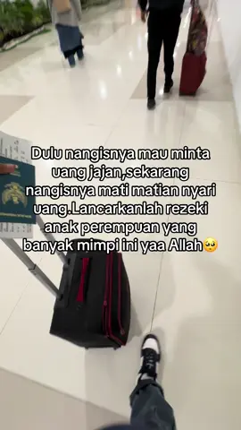 #fyp#wanitahebat#katakata#sadgirl#merantau#ldr#ldrstory#foruyou#4u#xybca#trendingvideo#trending#pejuangrupiah#uang#girl#kuat 