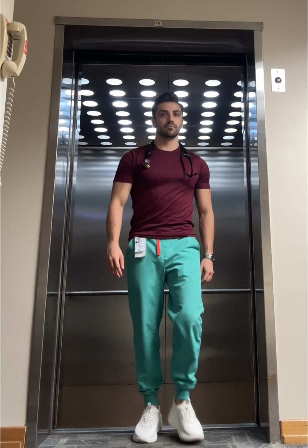 Explore the night life at the hospital with me 😵‍💫🏥 #doctor #residency #hospital #night #nightshift 