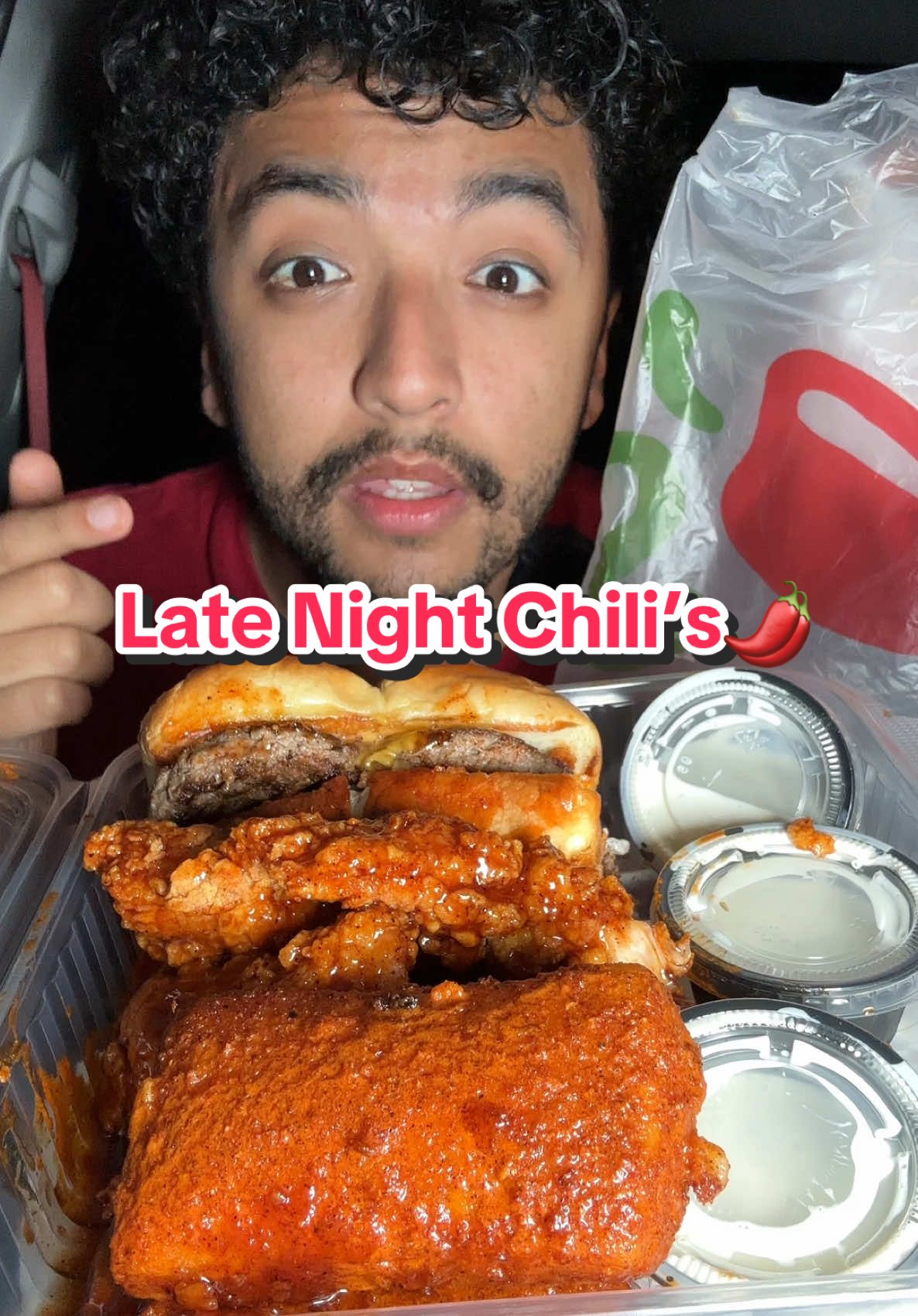 Midnight Chili’s ASMR Mukbang #tripledipper #foodies #bigbackactivities #asmrmukbang #mukbangvideo #chills #chilismukbang #foodietiktok @Chili’s Grill & Bar 