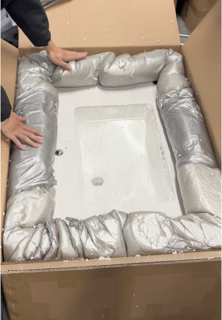 New method of packing and protection for bathroom wash basin export