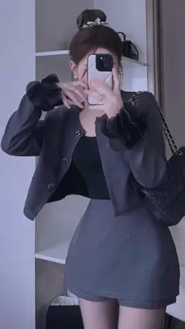 outfit tone xám cực sang, trẻ trung, thanh lịch cho nàng đi chơi Tết #xuhuong #hot#hottrend #tet#tet2025#phoidoxinh #vairalvideo #thoitrang #outfit #setdoxinh #setda#outfitdichoi #moingaymotoutfit #phamthikimphuongshop #CapCut 