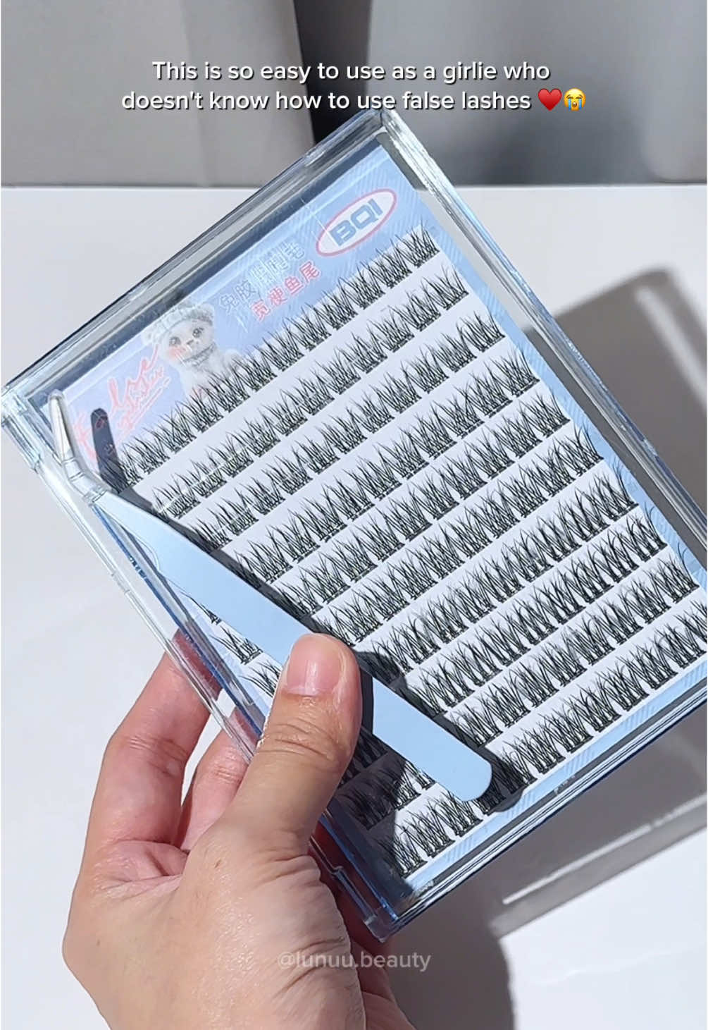 Loving these falsies already! It's so easy to use as a girlie who doesn't know how to put false lashes 😭✌️ #bqilashes #clusterlashes #lashes #clusterlash 