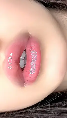 The most attractive lip gloss for girls#lanmeierocean #cutegirl #asmr #mouthsounds #usareels 