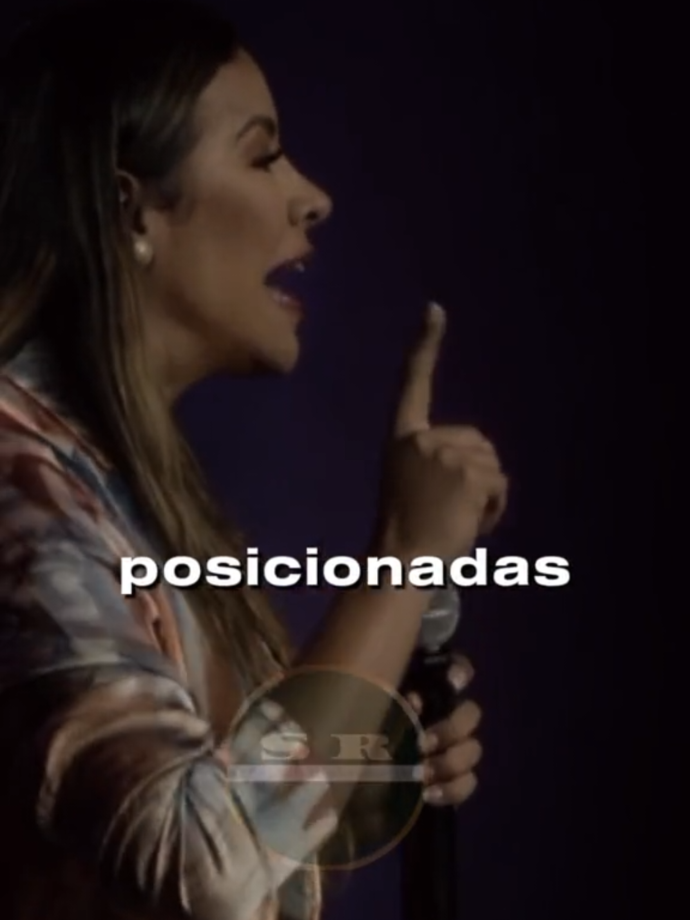 Você sabe que Deus tem um propósito especial para você?  Quando uma mulher se posiciona diante de Deus, ela entende que Ele quer que ela viva o melhor que nunca imaginou.  Ele deseja que você desfrute de bênçãos que nem sequer desceram ao seu coração 🌟. Permita-se viver o novo que Deus tem para você.  Busque mudanças e evolução de dentro para fora.  Acredite que você é capaz de mais do que imagina e que Deus está ao seu lado em cada passo.  Junte-se a mim nessa jornada de fé e transformação!  #mulherdealtovalor  #espiritualidade  #propósitodivino 
