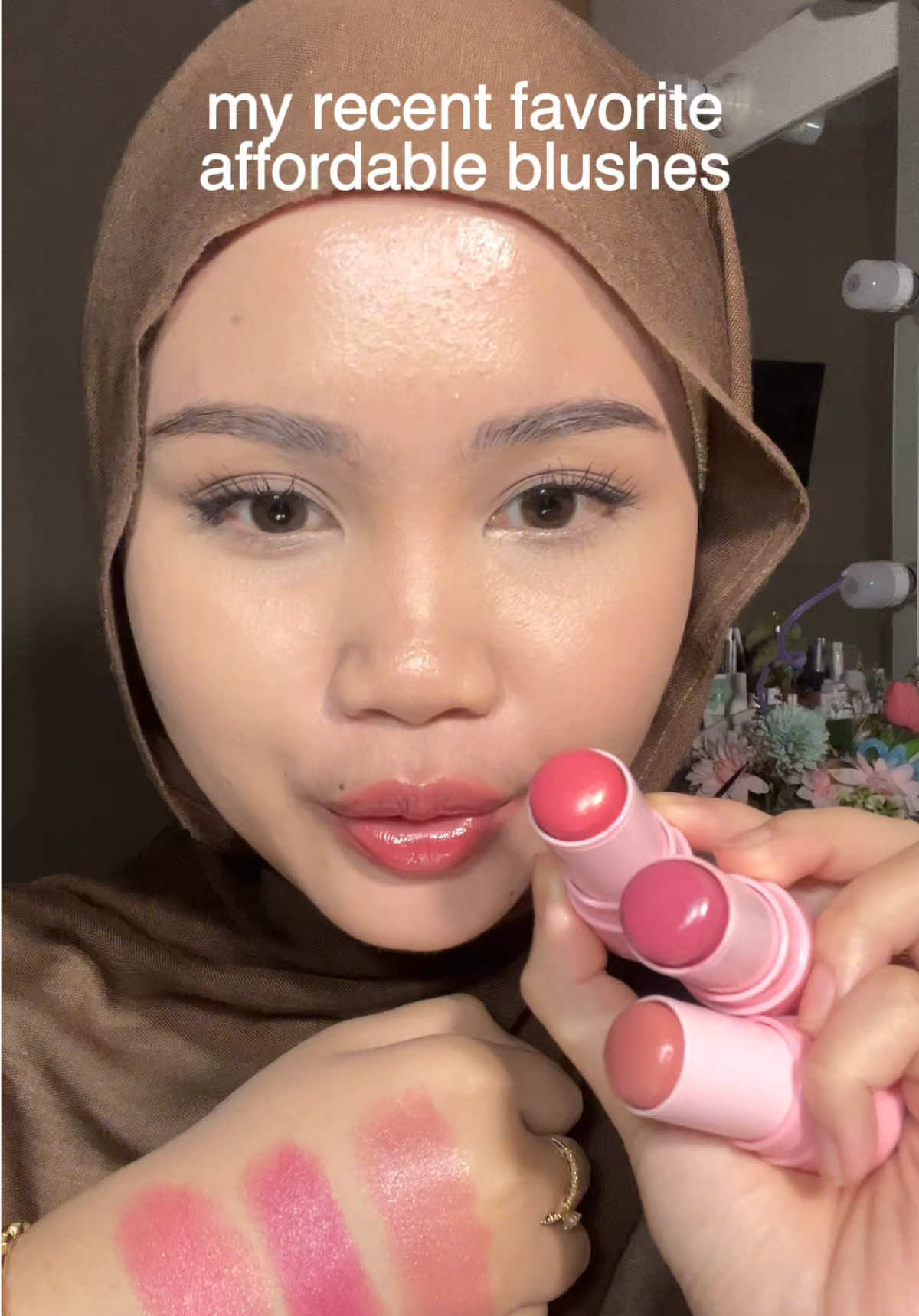 Shade yg kedua jd naturall bgt warnanya sesuka itu sm blush stick ini😭💖  #pinkflash #pinkflashblush #blushstick #rekomendasiblush 