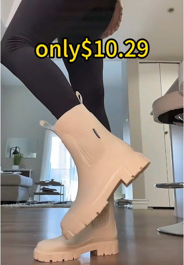 These are THE cutest rain boot friends#fallfashionfinds #fallfreshness #fallshoes #fallvibes #FallFashionTrends #FashionTok #shoetok #shoestyle #womensboots #waterproofboots #rainboots #affordablefashion #falldealsforyou #tiktokshopblackfriday #TikTokShop #tiktokshopping #tiktokshopfinds #tiktokfinds #giftideas #gift #giftsforher