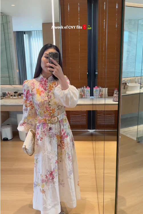 Chinese new year ootd🪭🧧✨ should we give you another inspo?😉  Chat our admin on WA if you want to rent one #cnyoutfit #OOTD #ootdinspo #cny #chinesenewyear2025 #lunaroutfit #outfitimlek #dresscheongsam #foryoupage #trending #viral #sewabajusemarang 