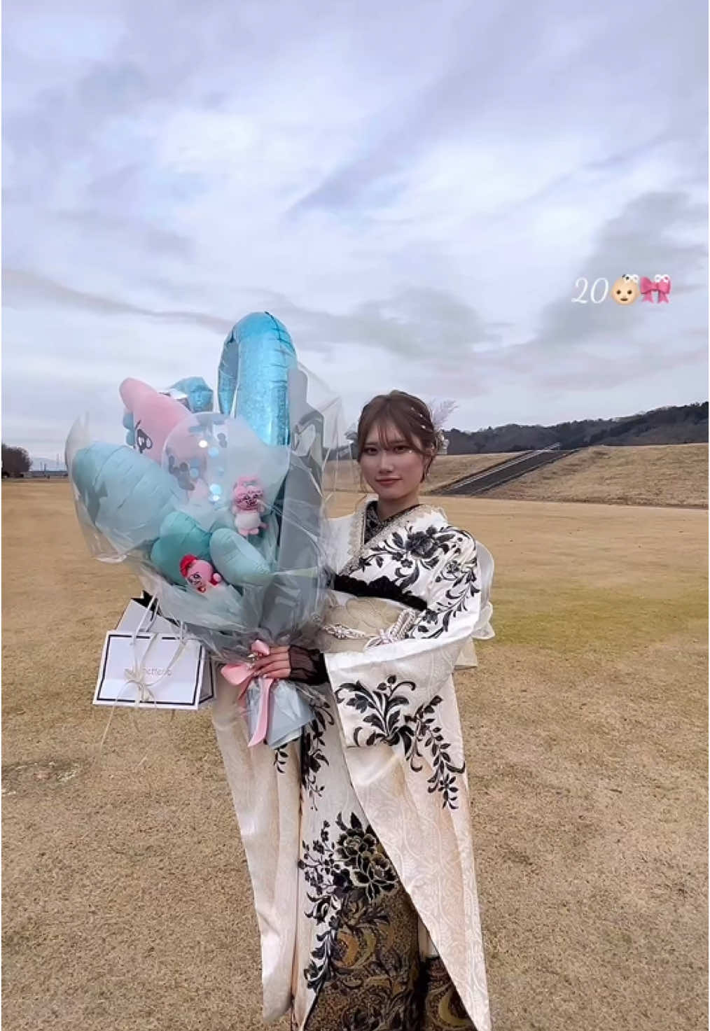 素敵な振袖に素敵なバルーンで最高な成人式でした👶🏻ྀི🩵ྀི #fyp #04 #成人式 #振袖#振袖ヘア 