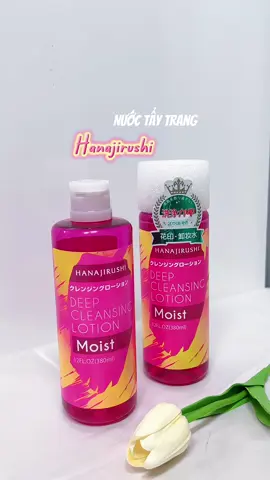 ✅ Ưu điểm: GIÁ rẻ, size to, lại tẩy trang khá sạch , có dưỡng ẩm . Hợp da dầu, hỗn hợp . ❎ Nhược điểm : có cay mắt tuỳ người, và sẽ châm chít với da mỏng , nhạy cảm , da khô. 