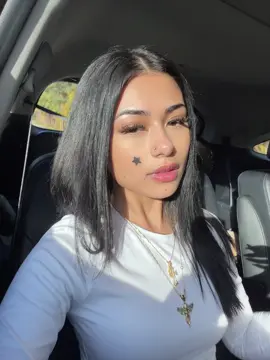 Add the insta 😋 #latina #baddie #pretty #eyes #viralvideo 
