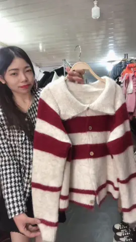 Áo len nữ carrdigan sen kẻ đỏ chất dày dặn siêu xinh hàng qc #aolen #aolencardigan #aolennu #aokhoacnu #thoitrang #typ #phoidoxinh #aolendaitay #thoitrang #xuhuong 