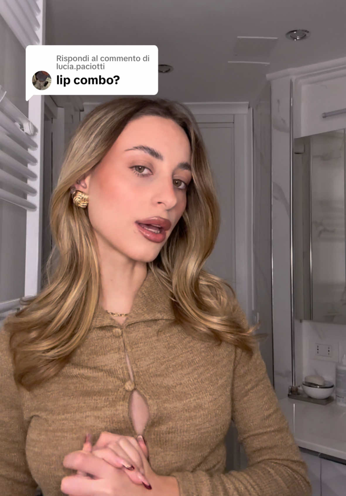 Risposta a @lucia.paciotti Eccola!🤎 Vi piace più matte o con l’aggiunta del lip oil?🧸