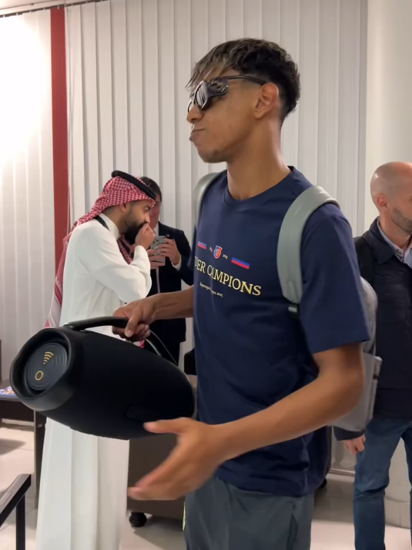 Lamine Yamal is such a good vibe 😎🎶  🎥: /fcbarcelona  #Barcelona #FCB #FCBarcelona #SportsOnTiktok #AfricanFootball #yamal 