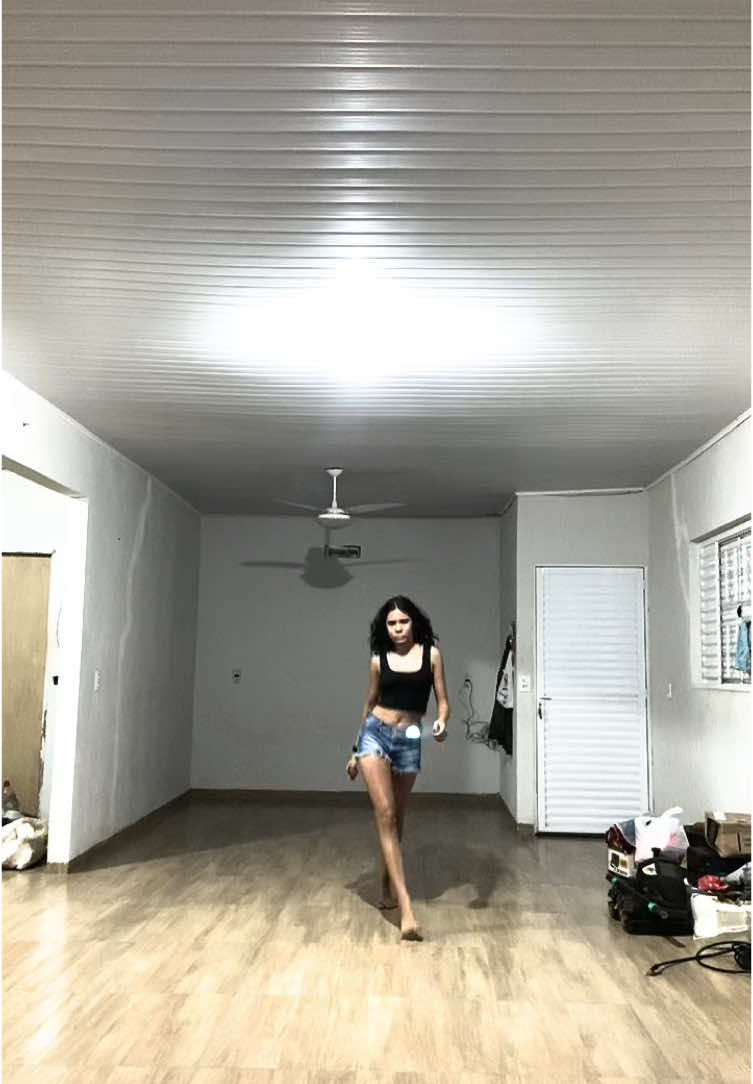 Worsewalk 😮‍💨😮‍💨 #model #modelface #facecard #vs #victoriassecret #catwalk #worsewalk #runaway #fyp #vaiprofycaramba #fyppppppppppppppppppppppp 