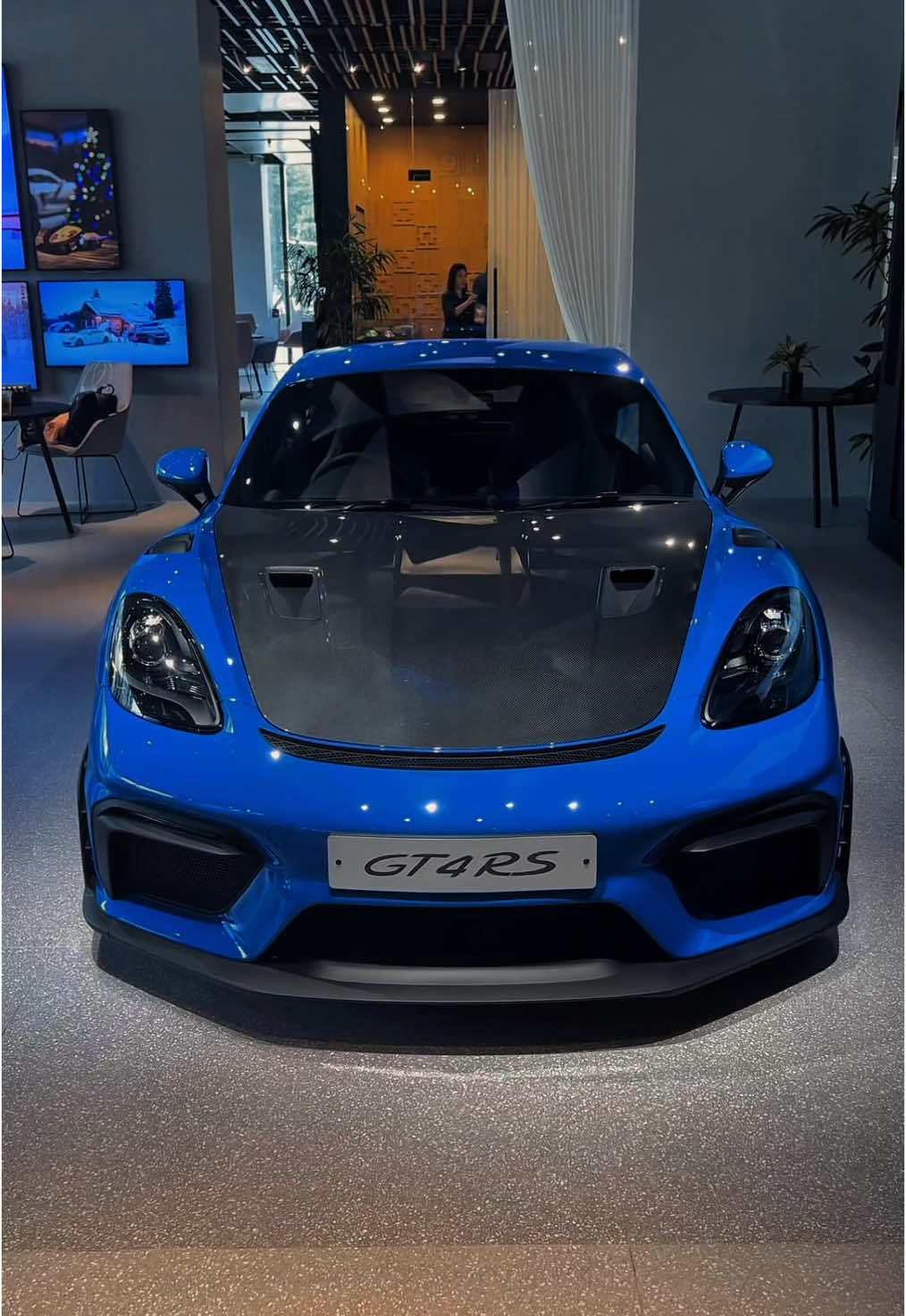 GT4RS with an unwanted guest #r_fzz #carros #supercar #porsche #gt4rs #sportscar 