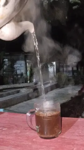 NYEDUH KOPI HIDEUNG SUASANA MALAM DI KAMPUNG HALAMAN #viral #tiktok #fyp 
