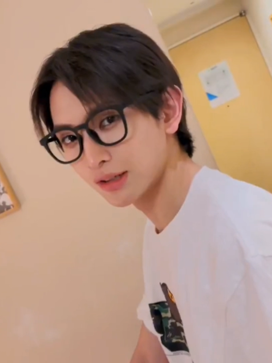 Riết nhiều cái thấy mệt ghê, thiệt tình nhiều lúc bất mãn khum muốn nói 🤡  #LEW #루 #의웅 #형섭 #ヒョンソプ #HYEONGSEOP  #형섭x의웅 #HyeongseopxEuiwoong #TEMPEST #템페스트 #テンペスト 