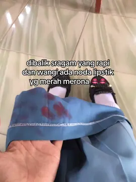 Lebih suka hapus di rok daripada di dasi😭🤣#xyzbcafypシ #foryoupage #fyppppppppppppppppppppppp ##xybca ##fypp ##fypdogggggggg #harusfyp #tiktok24jam 