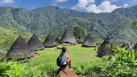 Wae Rebo sudah menjadi tempat untuk beristirahat dari segala kebisingan 🍃⛰️  Hati jadi tenang dan damai 🩵 #waerebovillage #nttpride🏝🔥 #manggarai_flores_ntt #fyp 