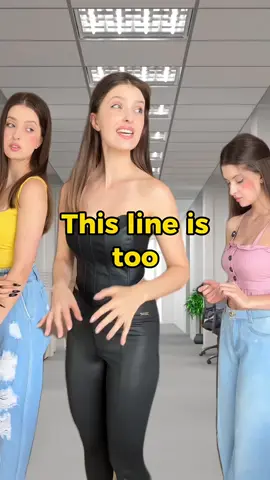 Waiting in line 💁‍♀️ | Sound more natural  #LearnOnTikTok #learnenglish #englishlesson #dicasdemiami 