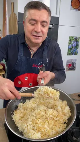 Şehriyeli pirinç pilavı #🇹🇷 #keşfet #furdich🥺 #lekkereten #enercı #oktayusta #furdich😍😍🥰 #food #vraltiktok #👨🏻‍🍳 #pirinç #pilavcı #❤️☘️❤️ #🇹🇷🇹🇷🇹🇷🇹🇷🇹🇷 