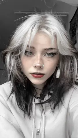 Wuh luh wuh 2020🧙🏻‍♀️                                                                 #wlw #༺★᭄࿐★ #alternative #grunge #spam #lgbt #fypシ゚ #altgirl #1111 #spamacc #🦷🦷 