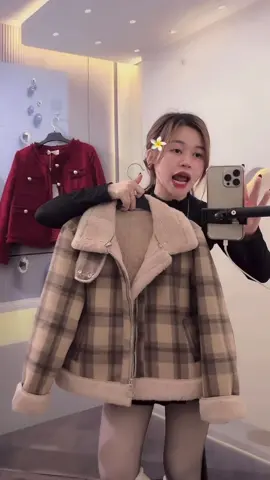 Áo khoác dạ kẻ lông kéo khoa nữ#hashtag #xuhuong #thoitrang #thoitrangnu #thinhhanh #vayralvideo #hot #hottrend #lenxuhuong_tiktok #aokhoac #aokhoacnu #aokhoada #viraltiktok #thoitrangtrungnien 